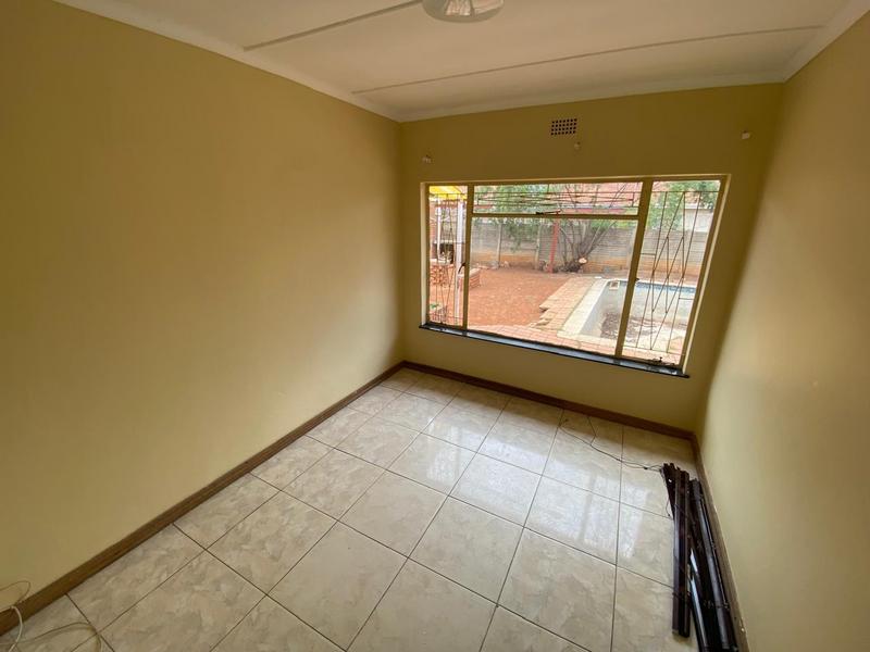 4 Bedroom Property for Sale in Riviera Northern Cape